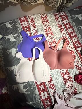lululemon athletica Seamless Light Support Bras — Purple, Dusty Rose, Light Pink